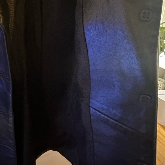 Leather jacket - Picture 11 of 14